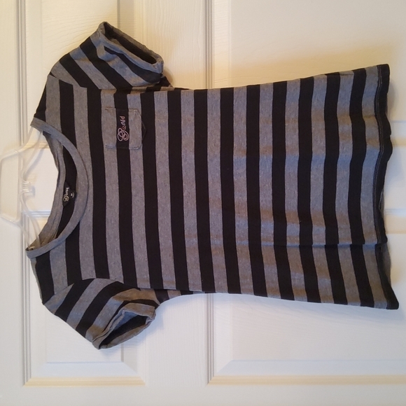 Guess, medium, black and Grey stripes - Picture 1 of 7